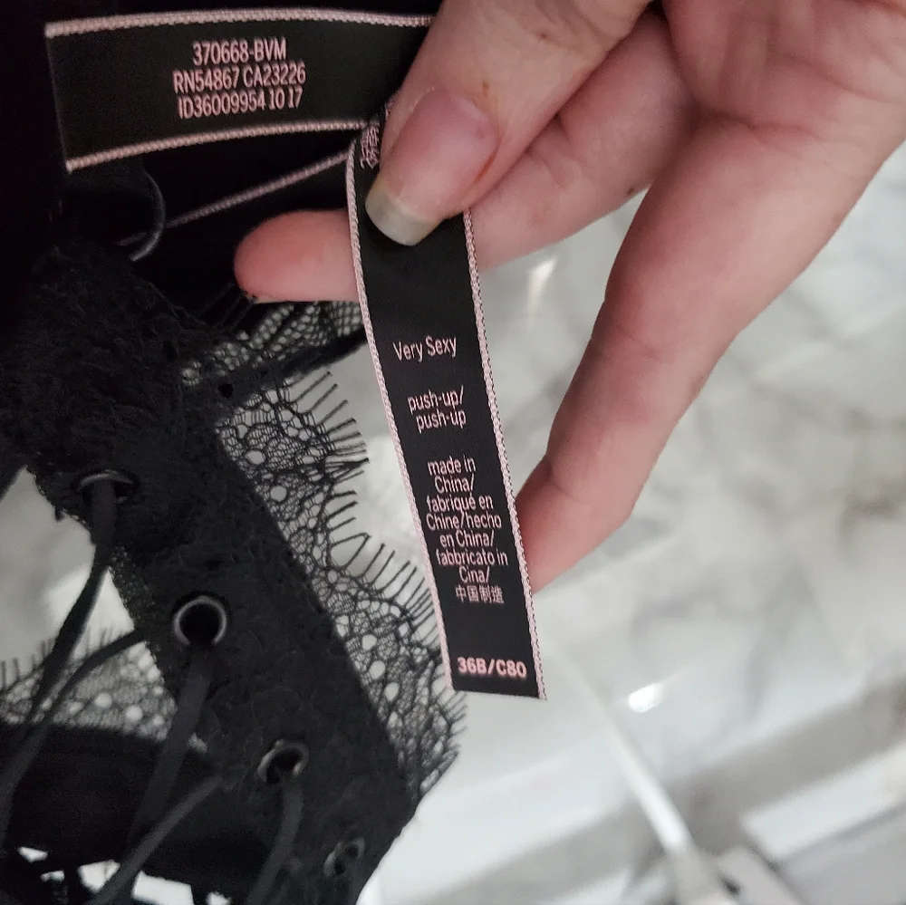 Victoria's secret lace bra - Picture 6 of 6